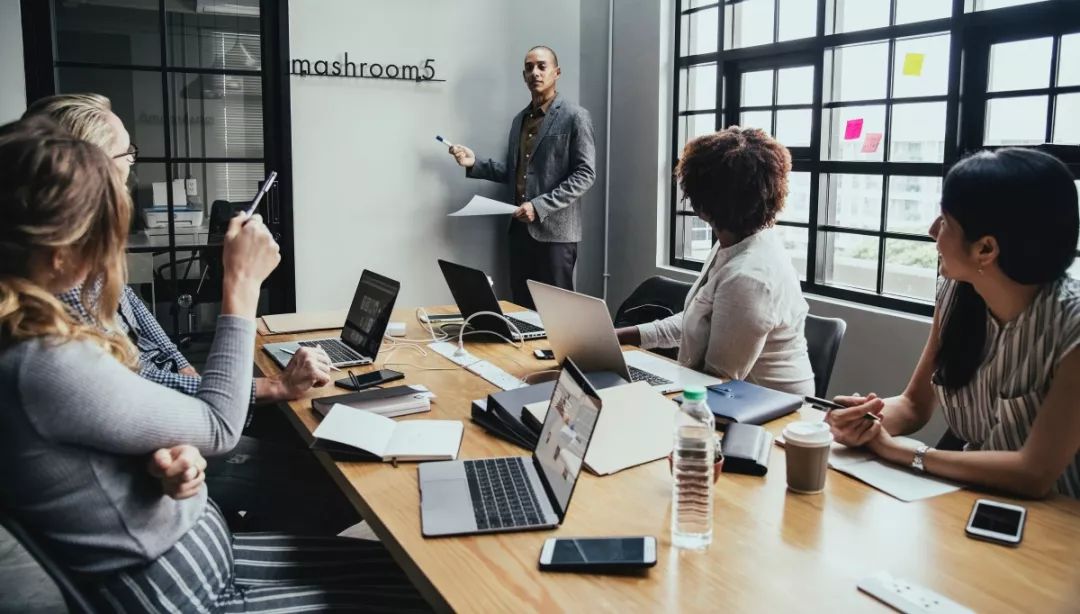 为了让机器自学解魔方，他们开发了新算法丨零点报数