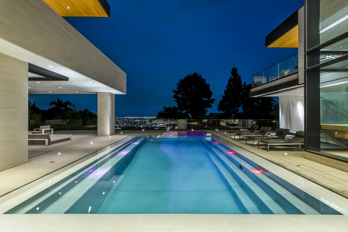 没有泳池的房子,没有泳池和花园的别墅