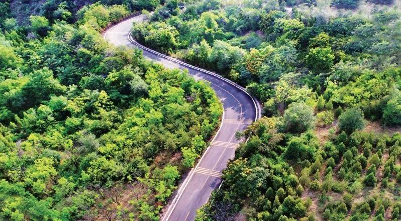 上冶峪至西山旅游路道路改造工程：由黑到绿两公里的华丽蜕变