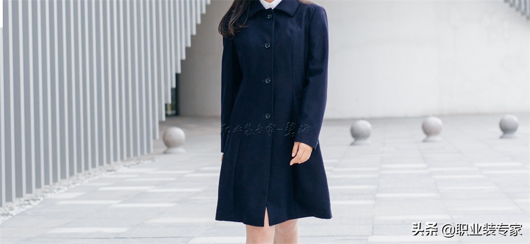 山东即墨大衣女款,大衣女海军领秋冬高级感