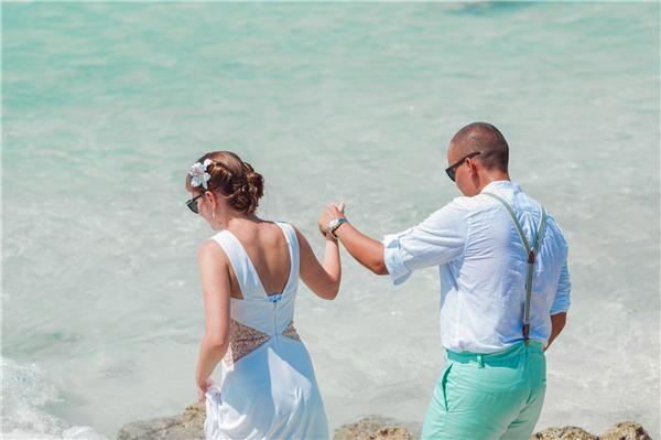 男人深爱你的三个表现视频,男人深爱你的九个表现