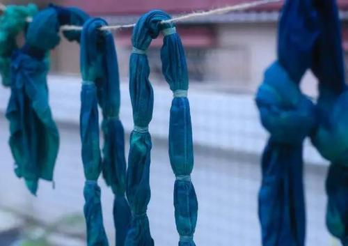 今年流行的扎染元素,扎染流行趋势