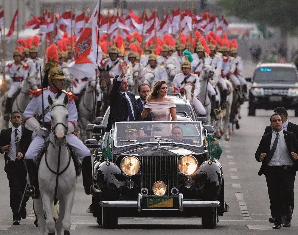 巴西拐弯腿法,巴西弯道超车