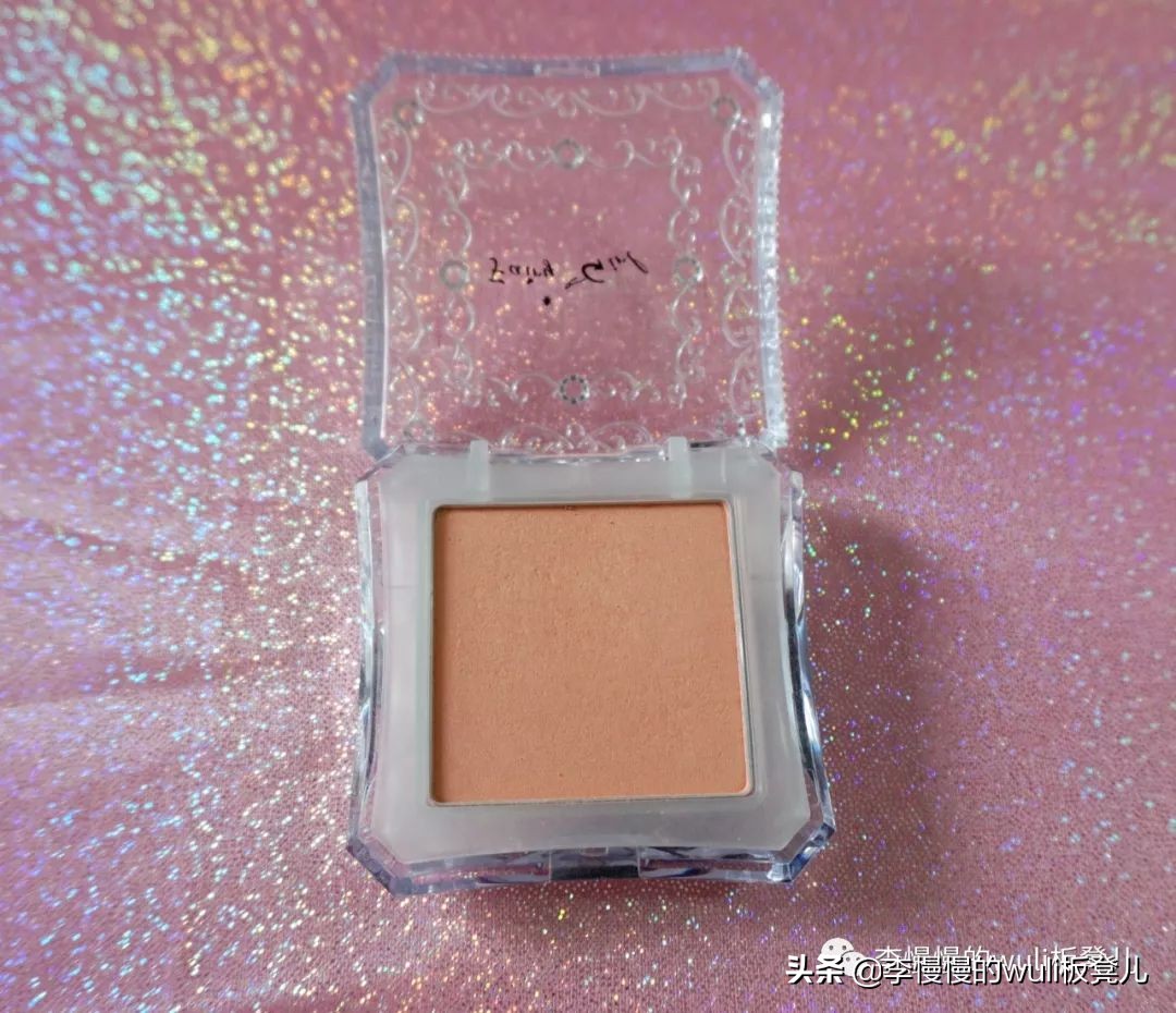 一秒入秋入冬,秋季彩妆必备单品推荐