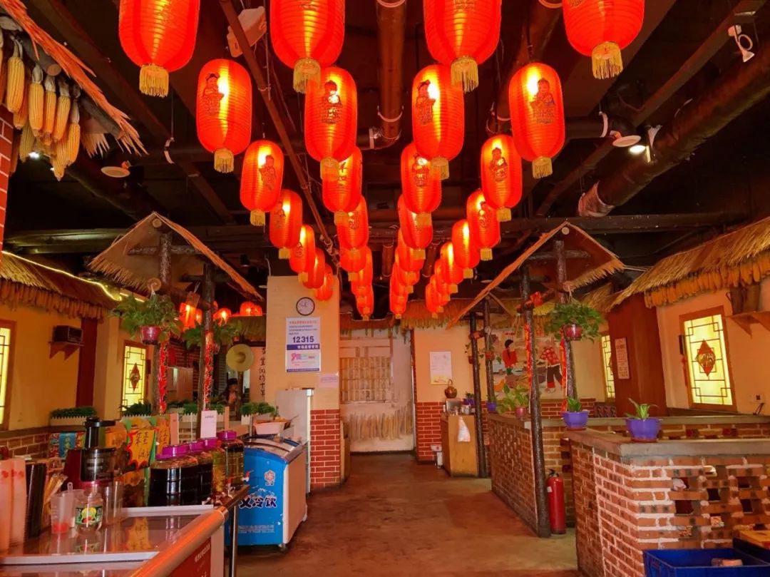 长春老灶台铁锅,长春农村小笨鸡特色饭店