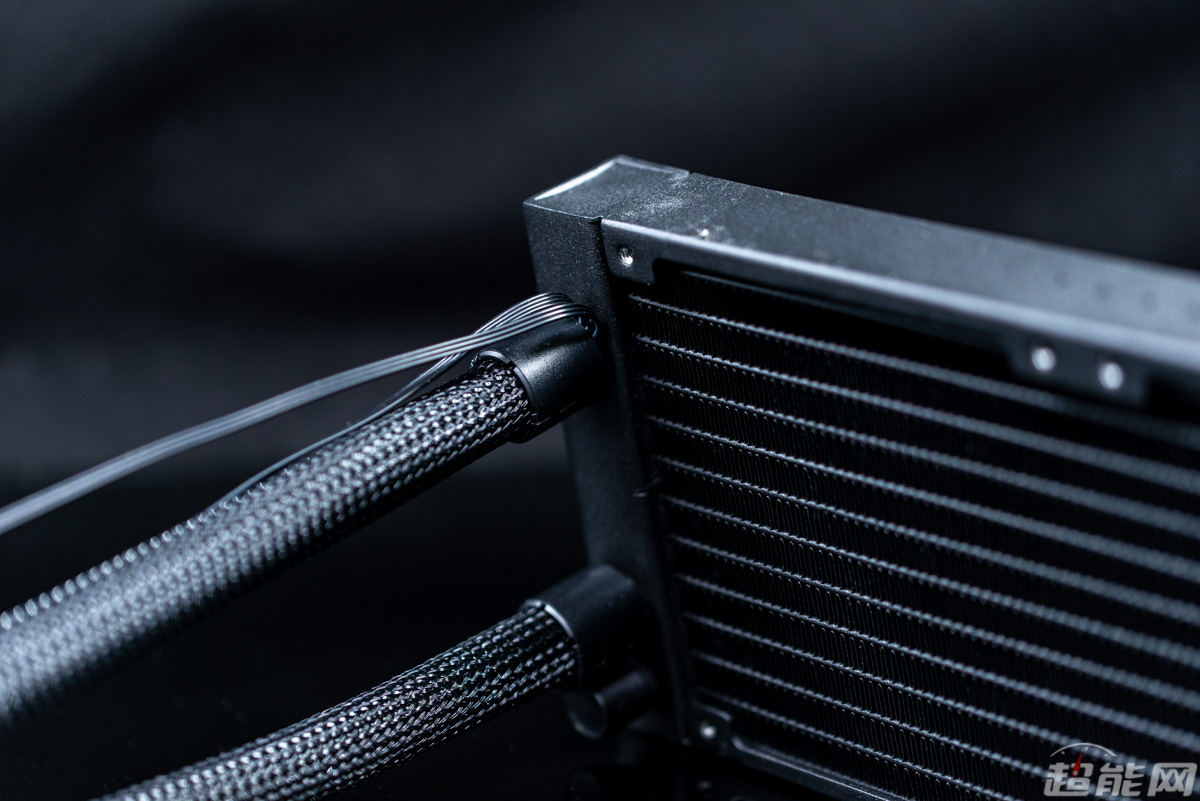 技嘉360水冷对比评测,技嘉水雕360水冷2代和一代的区别