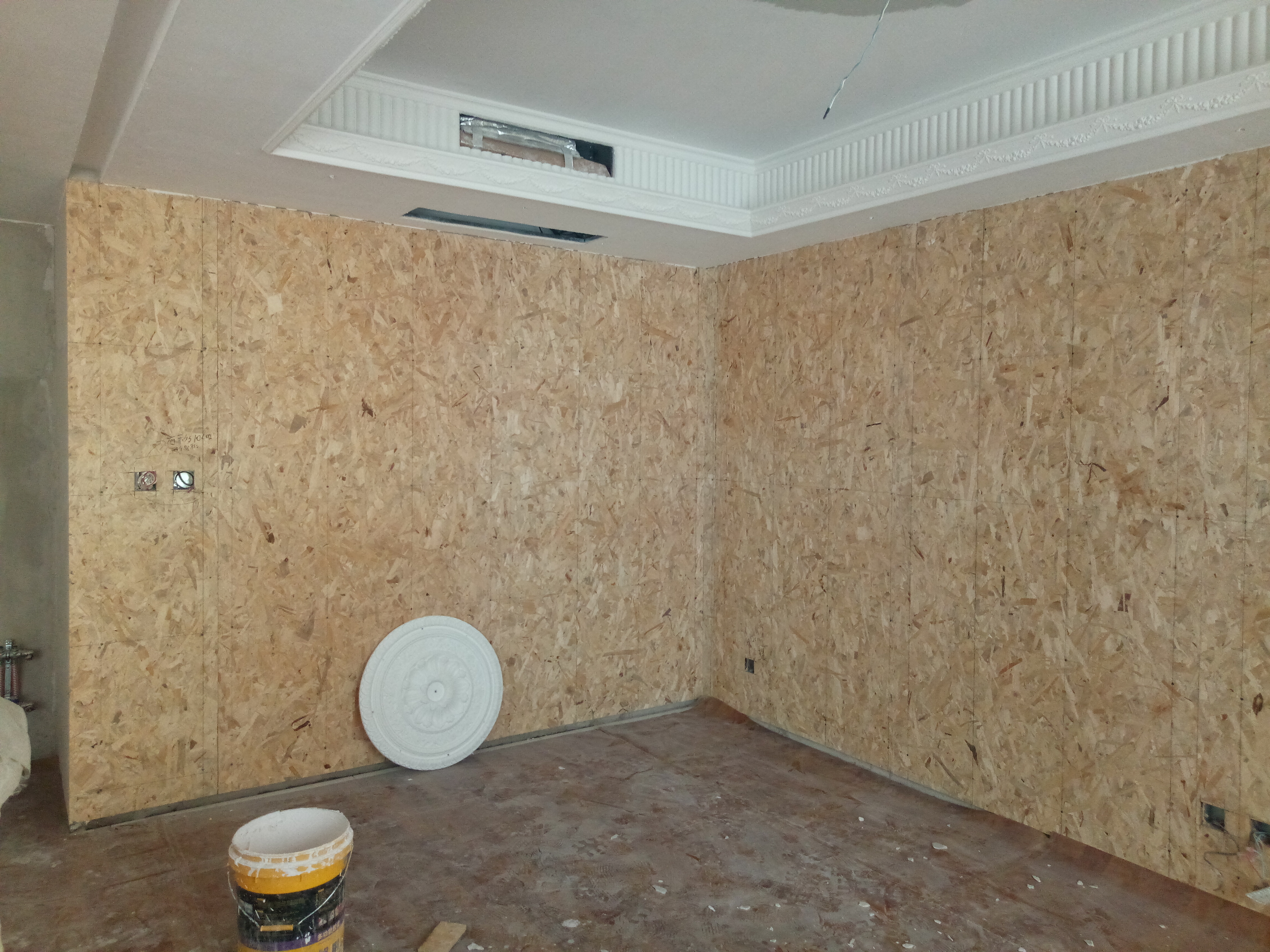 高迪愙实景|护墙板+石膏线，没有软装也超美！