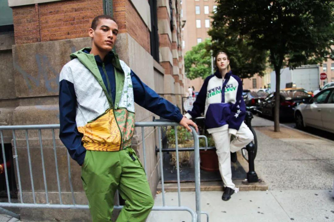 安踏冠军系列也开始发力了,openingceremony安踏联名