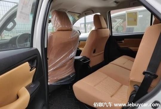 “高质低价”硬派SUV丰田穿越者2.7L实拍皮实耐用/超大使用空间