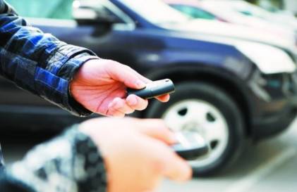 汽车遥控钥匙电池快没电征兆,汽车遥控钥匙没电是什么提示本田