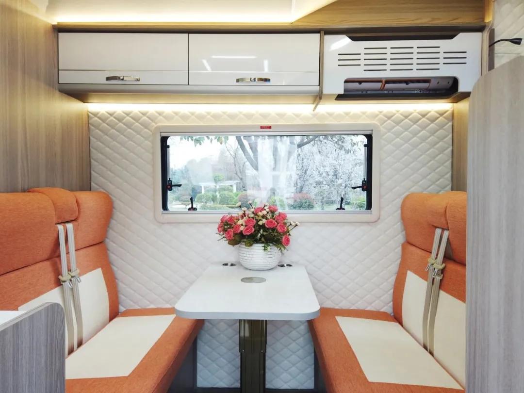 新飞上汽跃进h300旗舰房车多少钱,新飞轻卡房车最新款