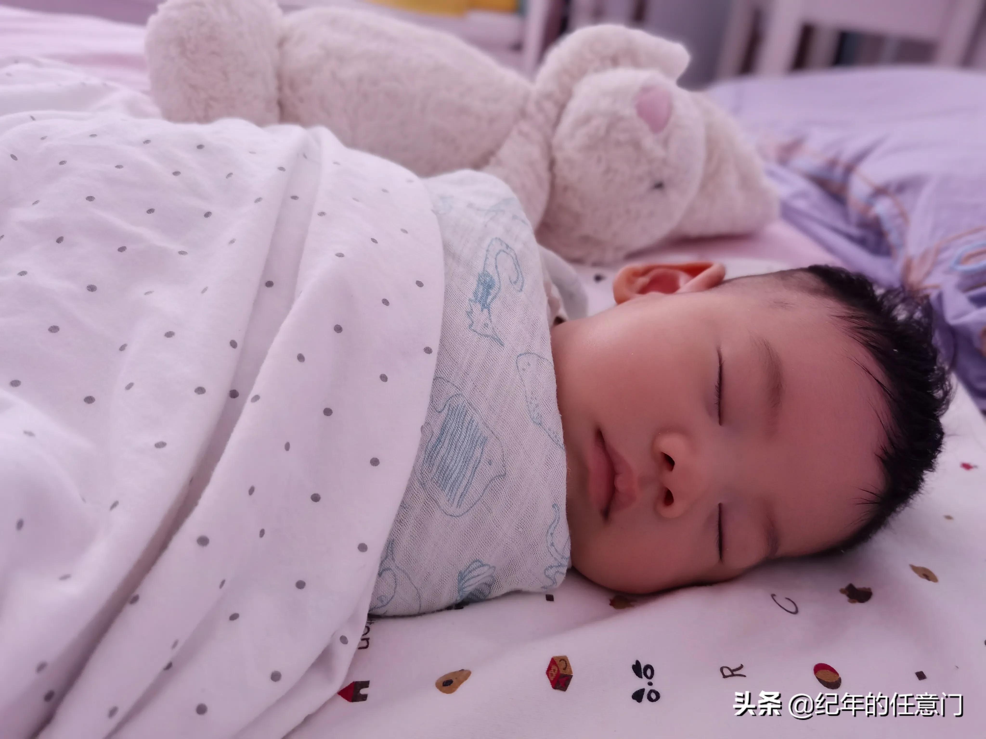 婴儿白天小睡多长时间合适,如何让宝宝小睡质量高