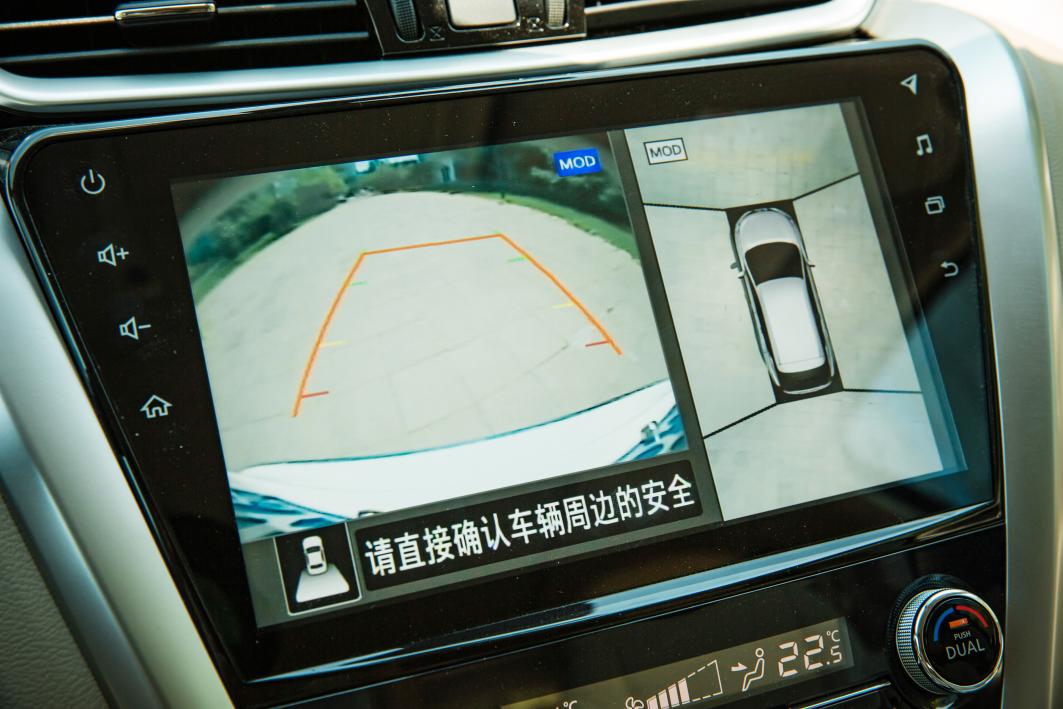 李扬试驾日产楼兰25t,日产楼兰2019款2.5l试驾