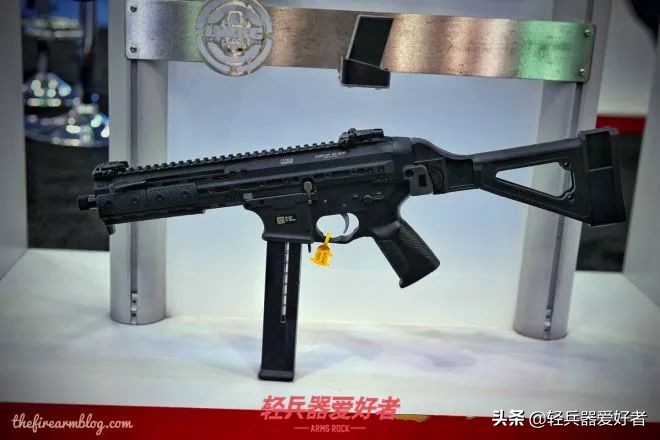 ump45冲锋枪实战射击视频,美国特警装备ump45冲锋枪
