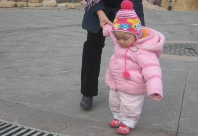 孩子几月份学站不影响腿,宝宝学走路站不稳怎么办