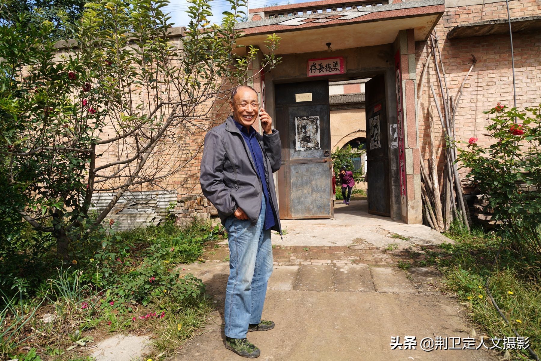 7旬大叔家发现50年生的“神草”,大如磨盘,谁要免费送