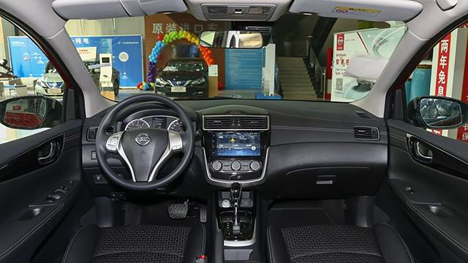 空间大油耗低价格十万左右,空间大油耗低15万左右轿车