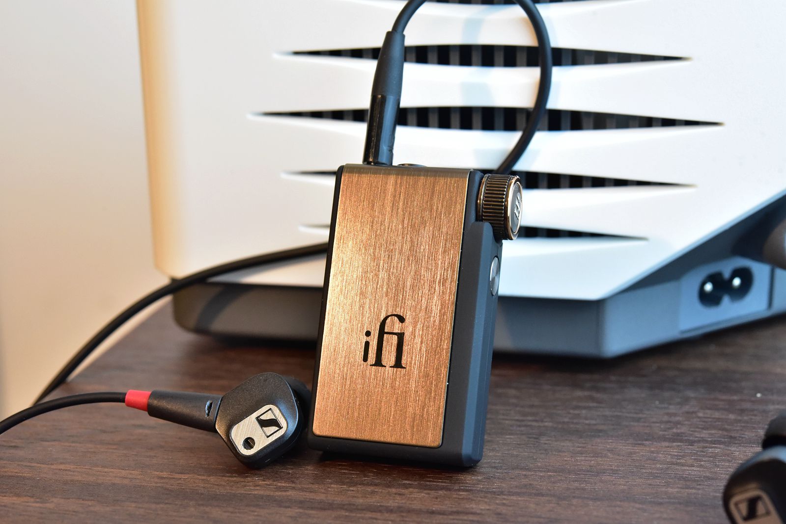 iFiGOBlu迷你蓝牙耳放评测，它有能力取代各种手机耳放线