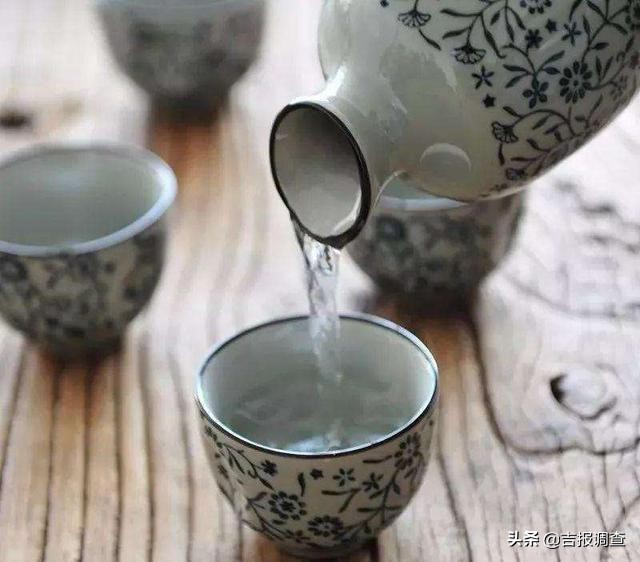 “说文解字”巧说“年”！“酒肉”不可少，喝碗“汤”很滋补……