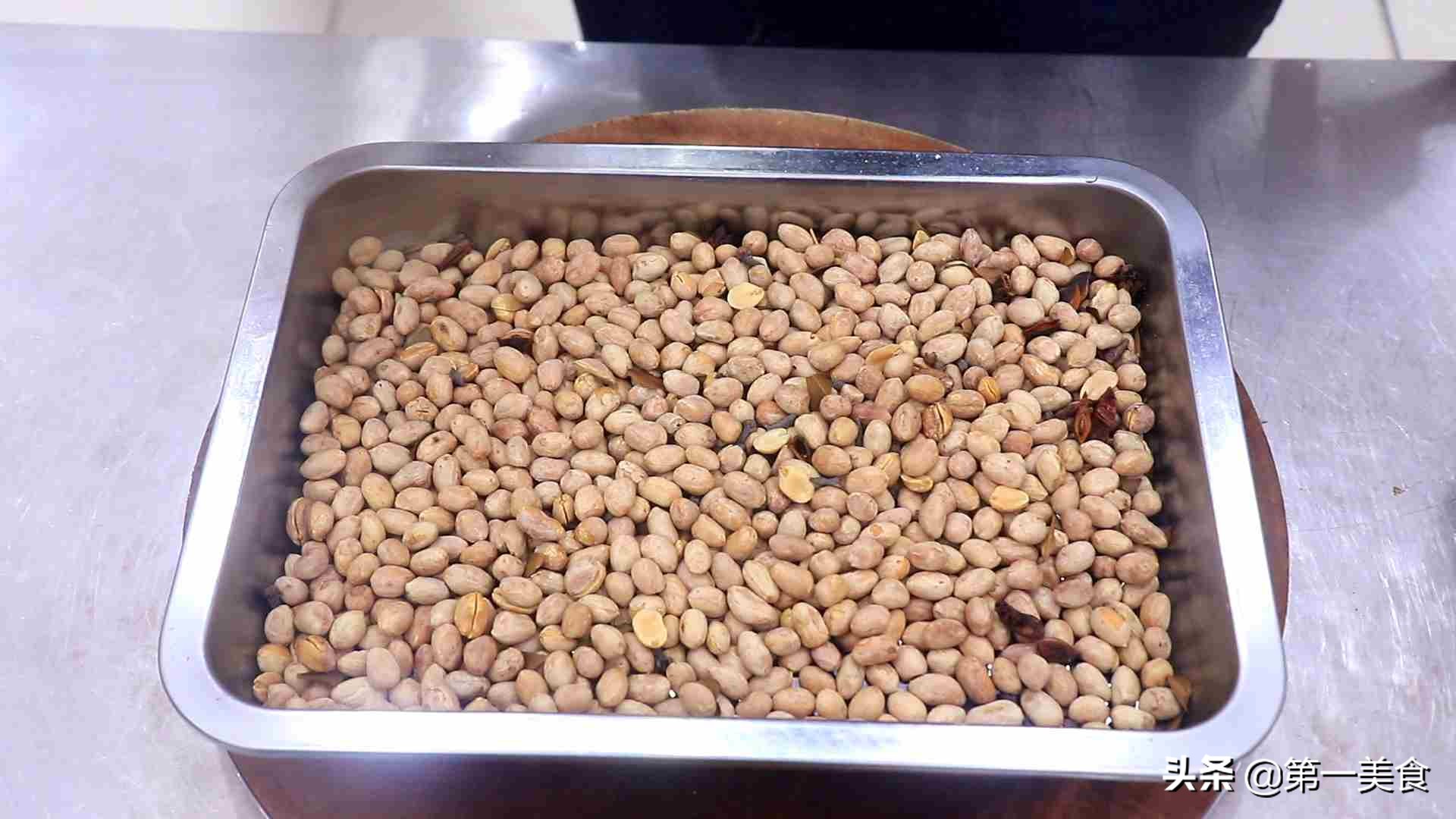 大厨五香酥脆花生米的做法,烤箱盐焗五香花生米简单做法