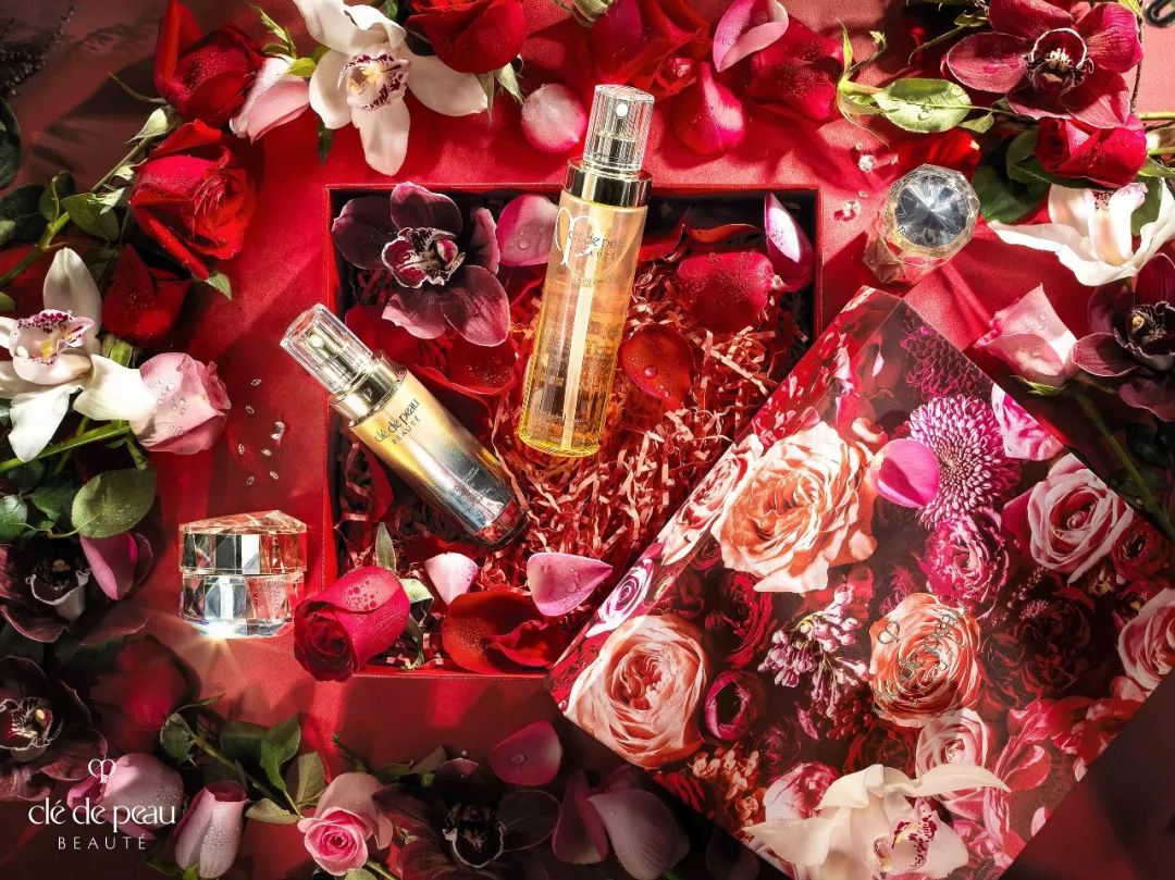 比起花和巧克力，女生更想在朋友圈秀晒炫这些情人节美妆礼盒