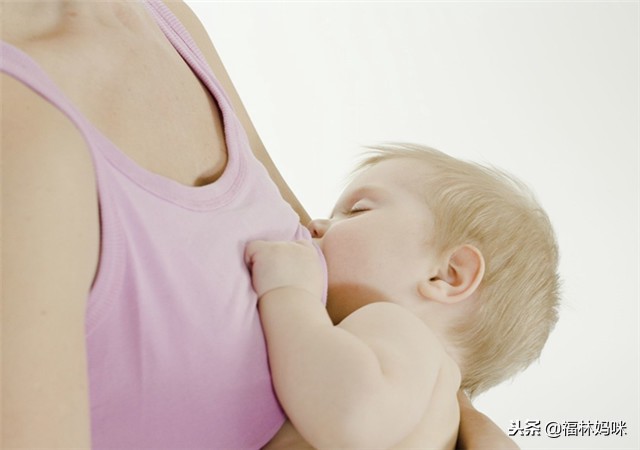 婴儿第一口奶粉重要吗,婴儿第一口母乳是大人吸出来吗