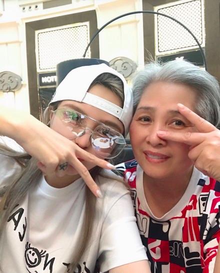 罗志祥亲蔡依林被拒绝,罗志祥和经纪人亲密照