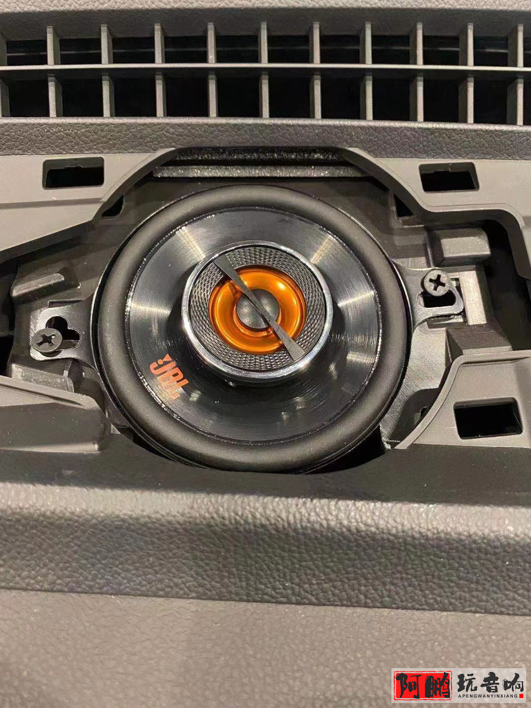 济南汽车别克gl8音响改装,别克gl8音响改装中置喇叭怎么拆卸