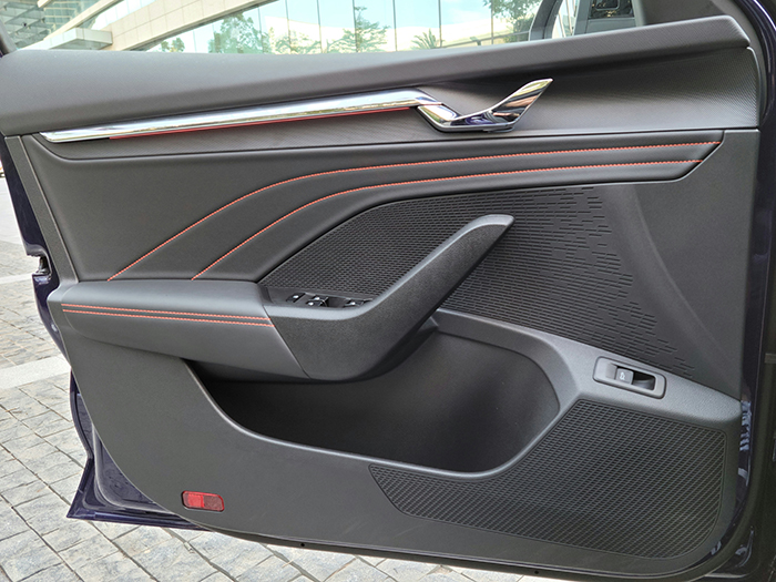 都说懂车的人买途安,斯柯达明锐pro对比别克威朗pro