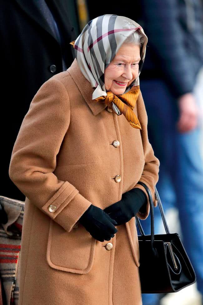 burberry2023走秀解构英伦风,巴宝莉burberry博柏利birt英伦风