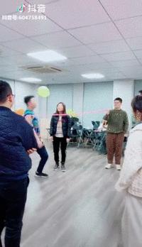 年会玩什么游戏最有意思,适合过年玩的年会游戏