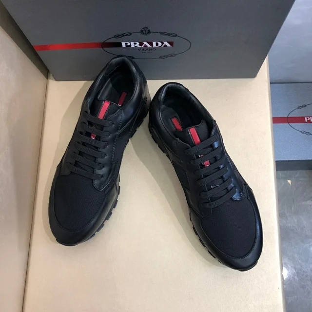 普拉达最新专柜爆款,普拉达漫步鞋中国市场