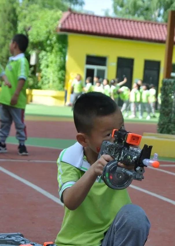 幼儿园我是小红军重走长征路游戏,小班重走长征路闯关游戏