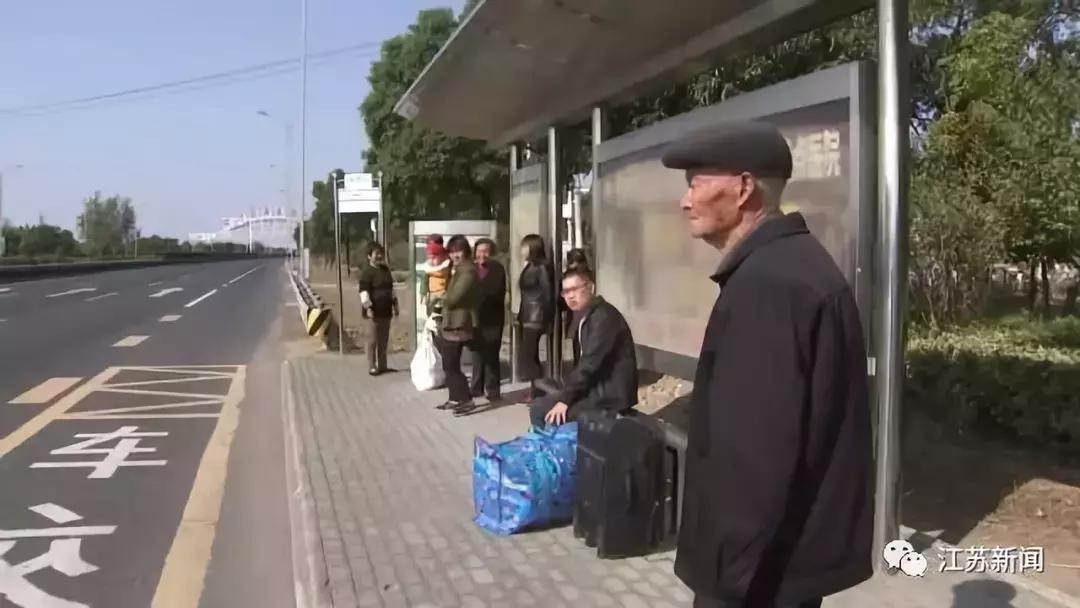 监控拍下不可告人的一幕,监控拍下的这一幕看哭了所有人