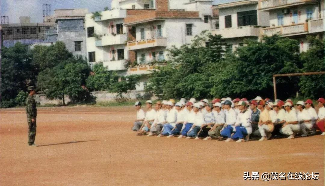 茂名市电白区足球场,电白一小足球场