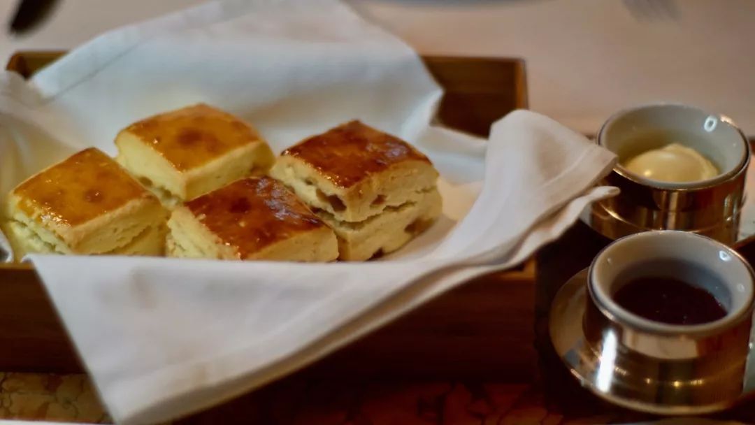 英国这个美食荒漠上，下午茶是棵仙人掌