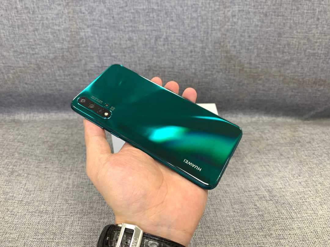 荣耀两千元机性价比最高的手机,两千元左右最值得入手的手机推荐