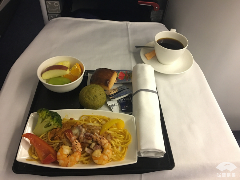 不愧是日本五星航司！全日空商务舱横跨太平洋，飞机餐花样真多