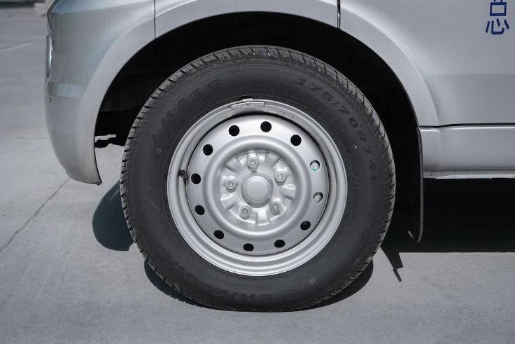 五菱荣光1.2L最大马力多少,五菱荣光新卡1.8升发动机优点