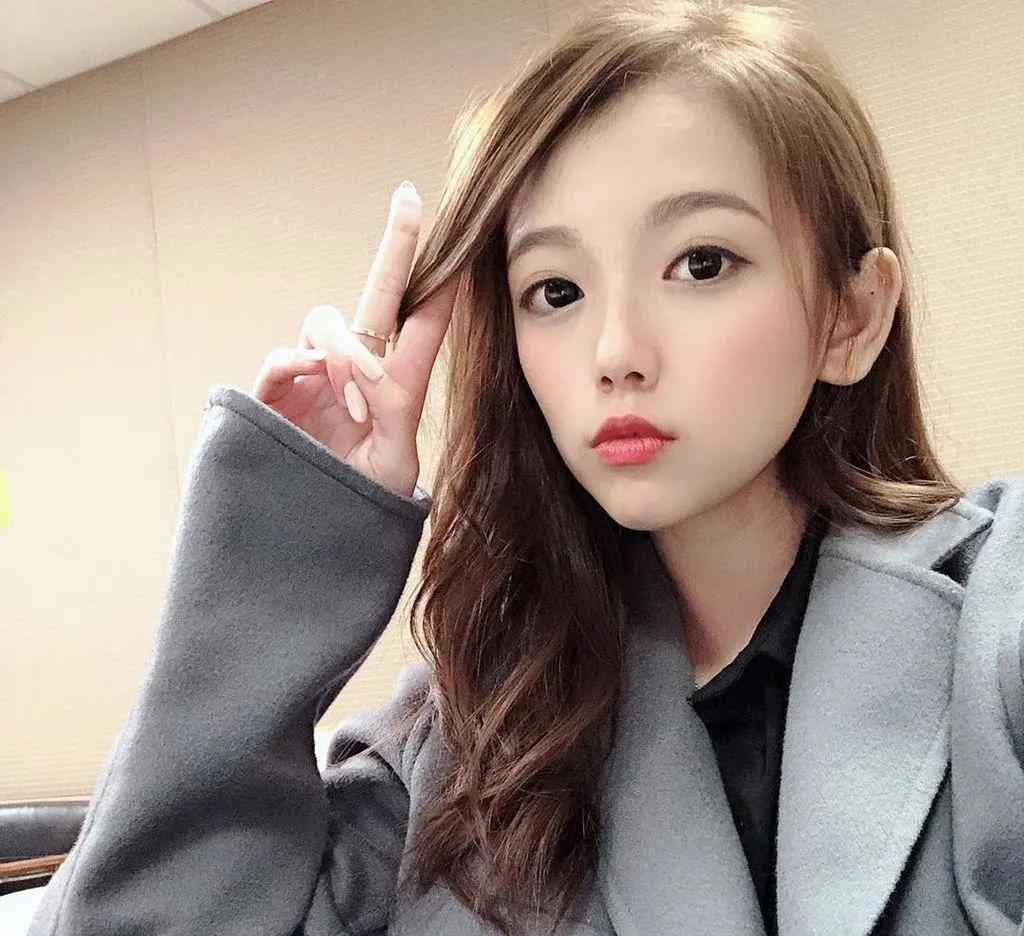 参加港姐选美只为镀金嫁豪门，傍上内地已婚富豪，恋爱2周就同居