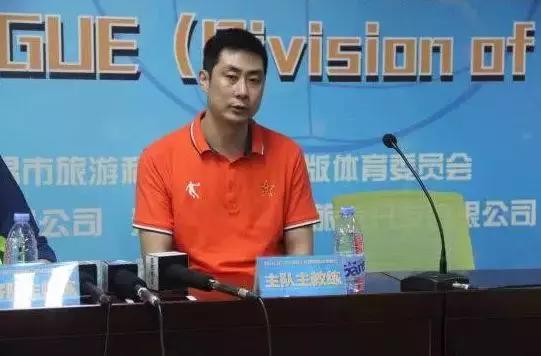 马上都2019年了，教练还当众体罚球员