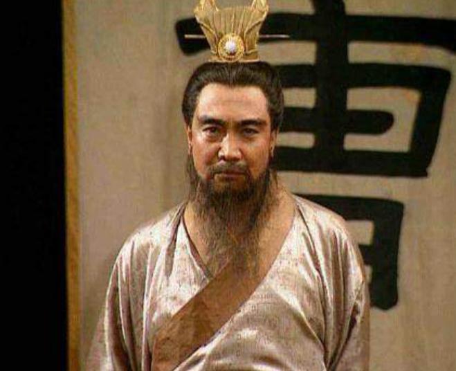 曹操到底是英雄还是奸雄,曹操到底是忠臣还是汉贼