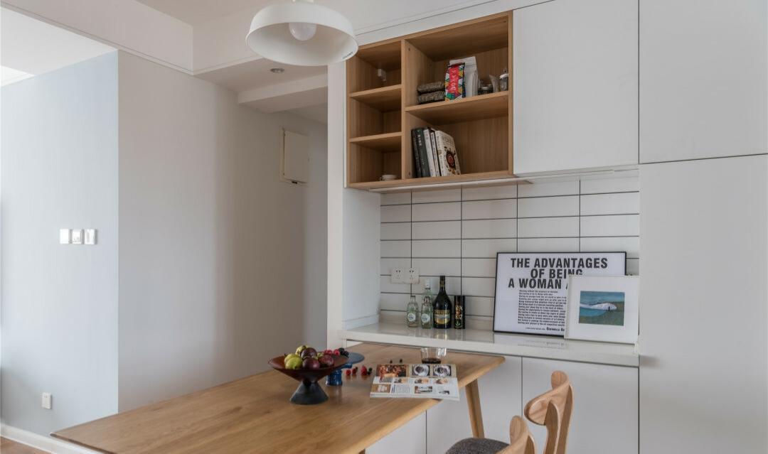 濂瑰鐨勮淇叏灞嬬畝鍗曠敾,85骞崇背鍏ㄥ眿瀹剁數瀹跺叿