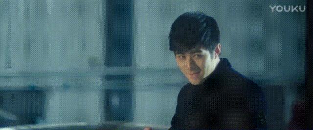 冬天必须来顿热气腾腾的烤全羊,好吃又好耍的烤全羊