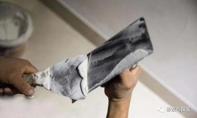 腻子层脱落是什么原因,腻子粉起皮脱落是怎么回事