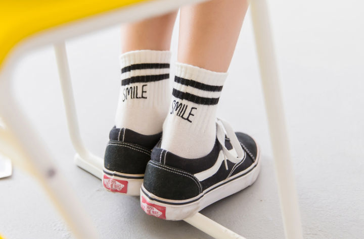 袜子上新,袜靴裙装解锁超能打的时髦组合