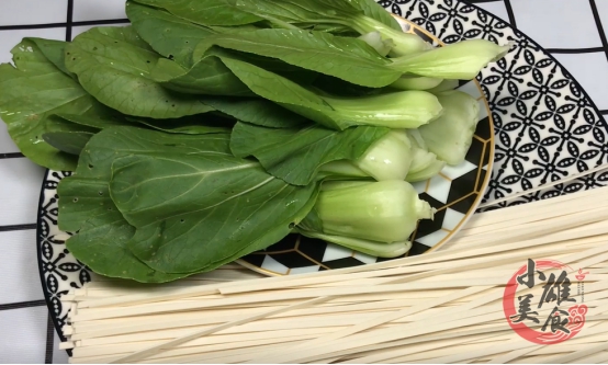 如何做一碗清淡又好吃的面条,用鱼做的面条鲜香味美做法简单