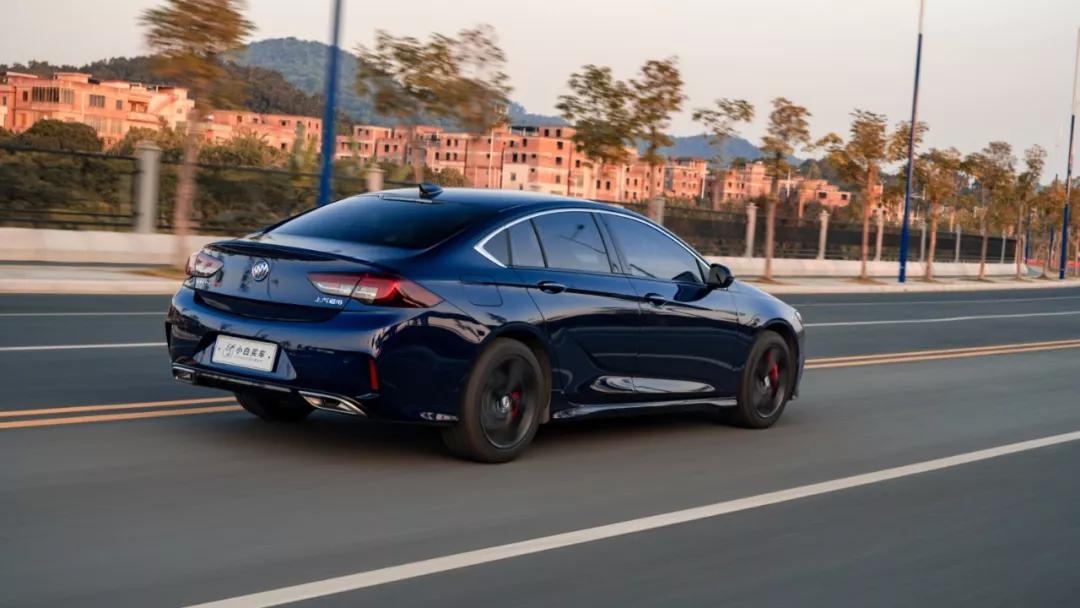 君威gs和君威gs哪个更好,买21款君威gs的十大忠告