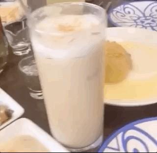 刘畊宏给周杰伦刷奶茶礼物,周杰伦生日照顾刘畊宏