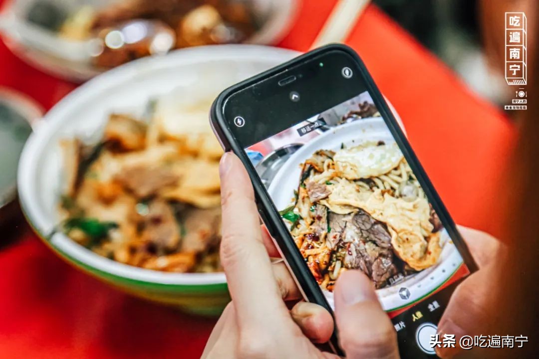 桂林本地人爱吃的桂林米粉,一碗桂林米粉吃出了我儿时味道